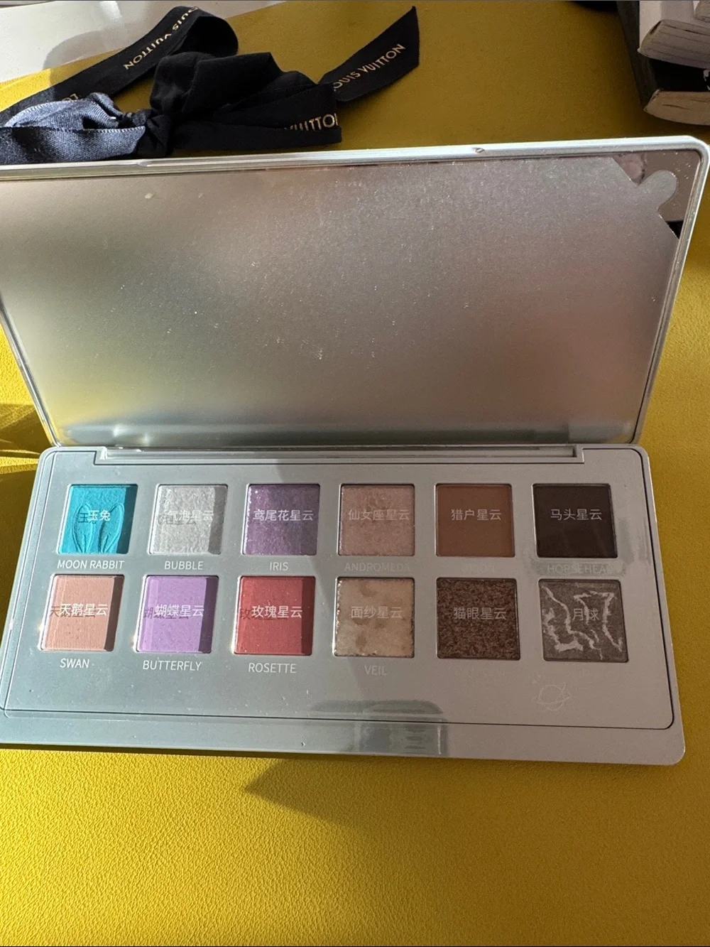 Iris Eyeshadow Palette - Multicolor Shimmer & Matte Shadows